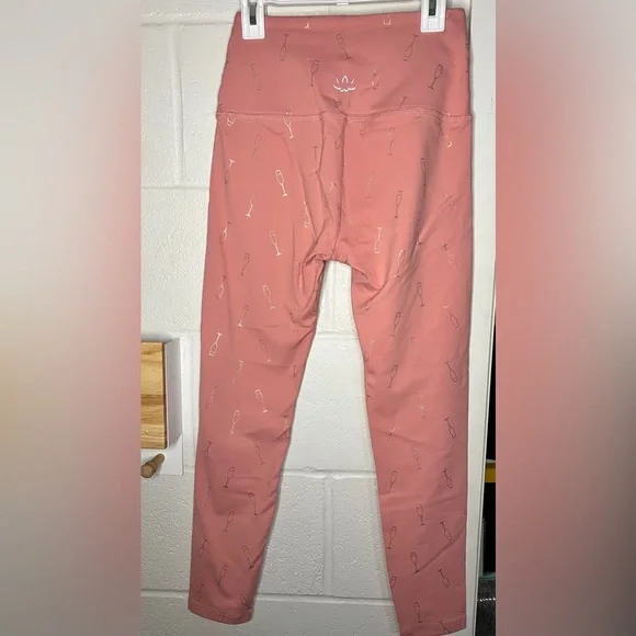 Beyond Yoga XS champagne flute leggings - Picture 2 of 3